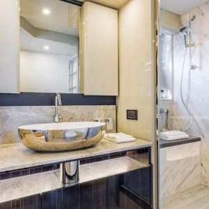 27-Absolute-Yachts-62-FLY-Vip-EnSuite