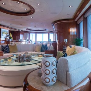 AMICA-MEA-hakvoort-yacht-charter-french-riviera 14