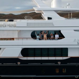 AMICA-MEA-hakvoort-yacht-charter-french-riviera 20