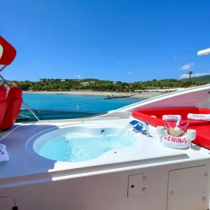 ASTONDOA-82--geminis-yacht-charter-ibiza23