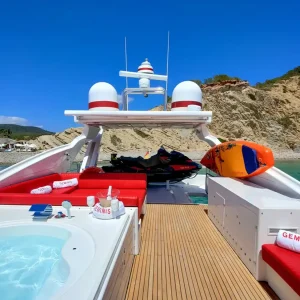 ASTONDOA-82--geminis-yacht-charter-ibiza24