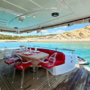 ASTONDOA-82--geminis-yacht-charter-ibiza27