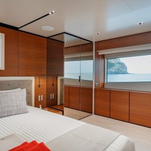 Diana-II-Yacht-charter-ferretti-italy40
