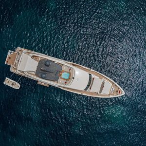 Diana-II-Yacht-charter-ferretti-italy8