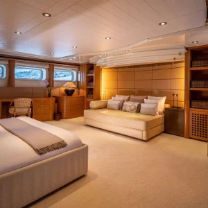 Expersea-Motor-Yacht-Kijo-Master-cabin