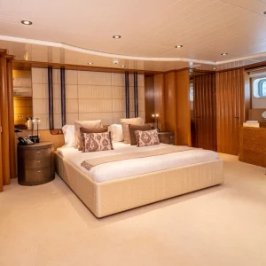 Expersea-Motor-Yacht-Kijo-master-cabin-2