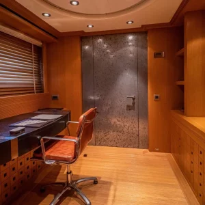 Expersea-Motor-Yacht-Kijo-office-Master