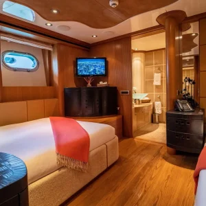 Expersea-Motor-Yacht-Kijo-twin-cabin-1