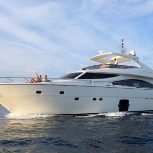 Felina-Ferreti-yacht-charter-french-riviera 1