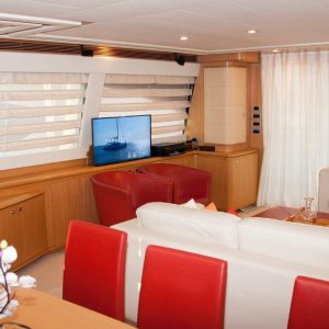Felina-Ferreti-yacht-charter-french-riviera 13