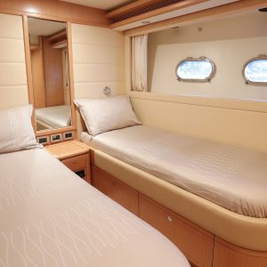 Felina-Ferreti-yacht-charter-french-riviera 20