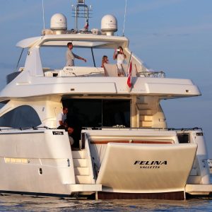 Felina-Ferreti-yacht-charter-french-riviera 6