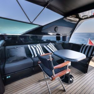 LAUREN-V-mangusta-105-yacht-charter-french-riviera11