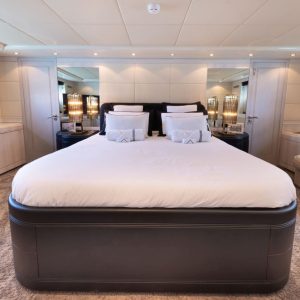 LAUREN-V-mangusta-105-yacht-charter-french-riviera16