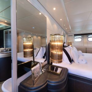 LAUREN-V-mangusta-105-yacht-charter-french-riviera18