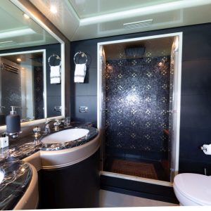 LAUREN-V-mangusta-105-yacht-charter-french-riviera20