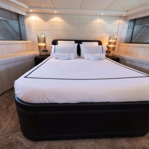 LAUREN-V-mangusta-105-yacht-charter-french-riviera26