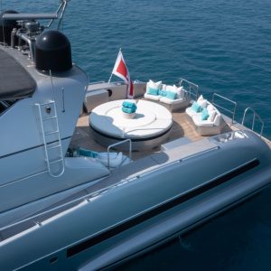 LAUREN-V-mangusta-105-yacht-charter-french-riviera7
