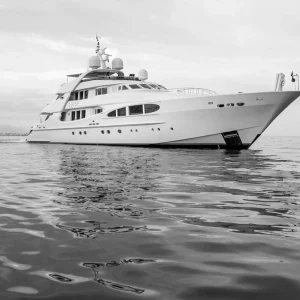 Luisa-heeseen-motor-yacht-charter-french-riviera11