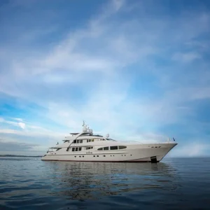 Luisa-heeseen-motor-yacht-charter-french-riviera3