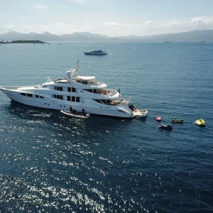 Luisa-heeseen-motor-yacht-charter-french-riviera5