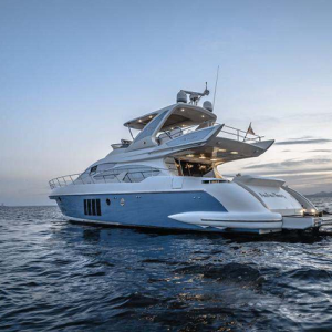 Not-Dead-Yet-Azimut-64-Exterior