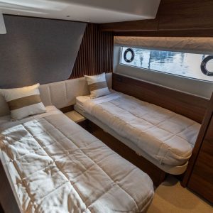 Princess-s72-charter-mallorca-mch-yachts10