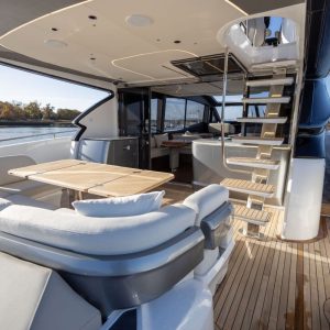 Princess-s72-charter-mallorca-mch-yachts16