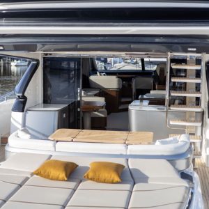 Princess-s72-charter-mallorca-mch-yachts17