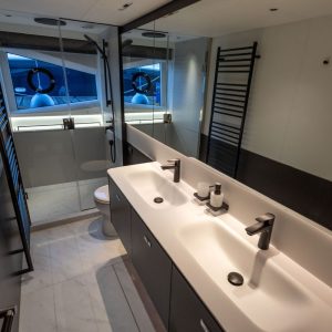 Princess-s72-charter-mallorca-mch-yachts6