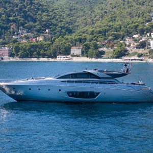SILVER-BREEZE-Riva-yacht-charter-french-riviera1