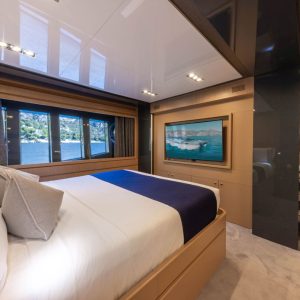 SILVER-BREEZE-Riva-yacht-charter-french-riviera21
