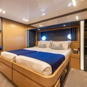 SILVER-BREEZE-Riva-yacht-charter-french-riviera2227