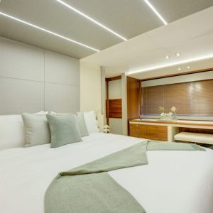 Sunseeker-76--mikel-angelo-yacht-charter18