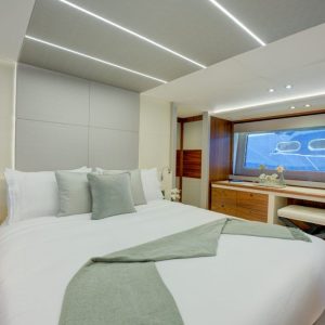 Sunseeker-76--mikel-angelo-yacht-charter22