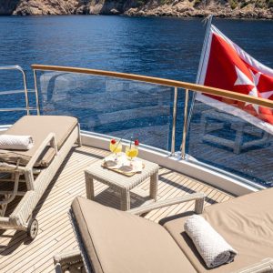 Sunseeker 88 for charter Moonlight (12)