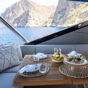 Sunseeker 88 for charter Moonlight (13)