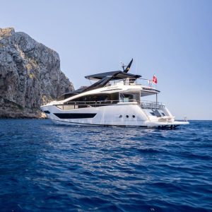 Sunseeker 88 for charter Moonlight (18)