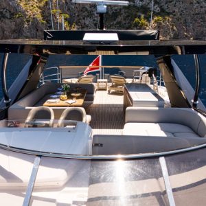 Sunseeker 88 for charter Moonlight (21)