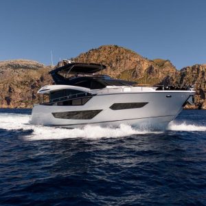 Sunseeker 88 for charter Moonlight (26)