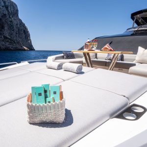 Sunseeker 88 for charter Moonlight (27)