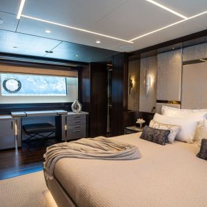 Sunseeker 88 for charter Moonlight (33)