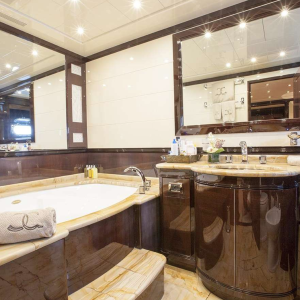Voyage-mangusta-motor-yacht-charter-french-riviera12