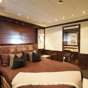Voyage-mangusta-motor-yacht-charter-french-riviera15