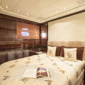 Voyage-mangusta-motor-yacht-charter-french-riviera6
