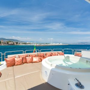 accama-delta-azimut-motor-yacht-french-riviera18