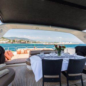 accama-delta-azimut-motor-yacht-french-riviera19