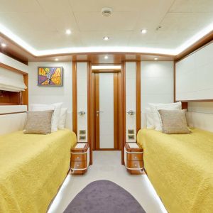 bunker-crn-yacht-charter-ibiza12