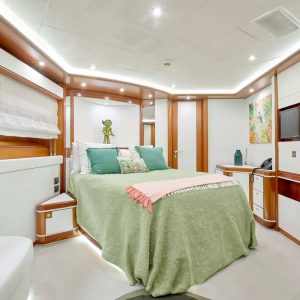 bunker-crn-yacht-charter-ibiza22
