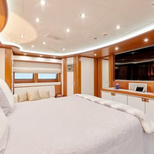bunker-crn-yacht-charter-ibiza9